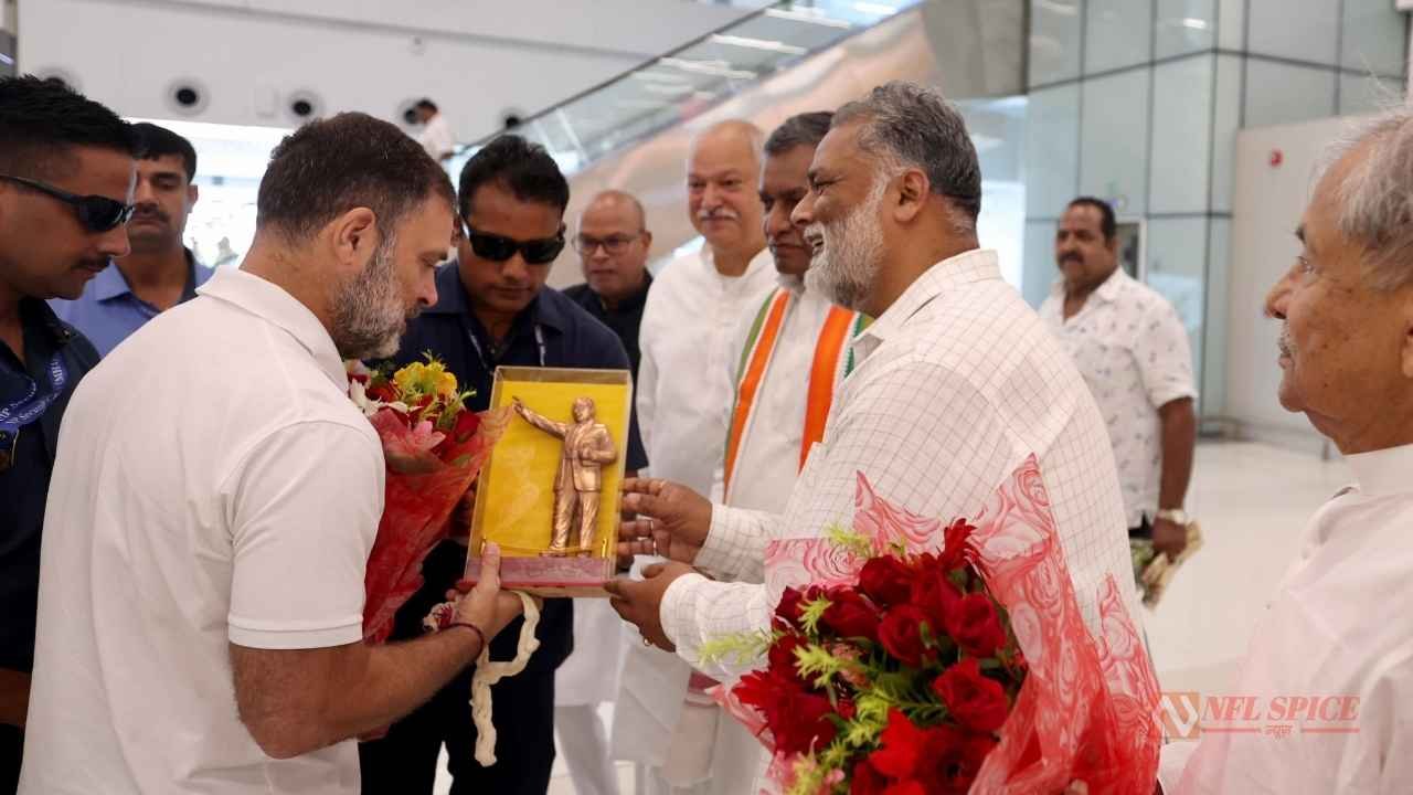 राहुल गांधी का पटना एयरपोर्ट पर जोरदार स्वागत, आज सीडब्ल्यूसी बैठक में होंगे शामिल, पप्पू यादव भी आए नजर