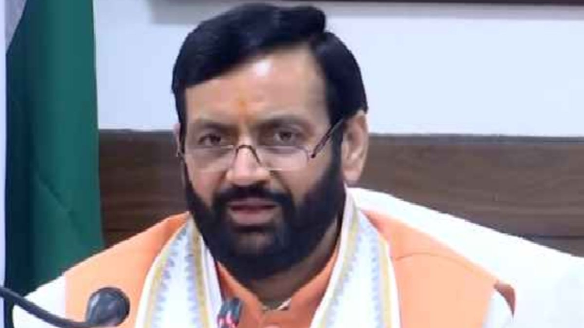 शीतकालीन सत्र के पहले दिन ही सरकार और विपक्ष आमने-सामने