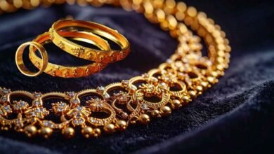 Gold Price Today: खर्मास में भी रिकॉर्ड तेजी, सोना ₹1.40 लाख के करीब, चांदी ₹2.25 लाख पार