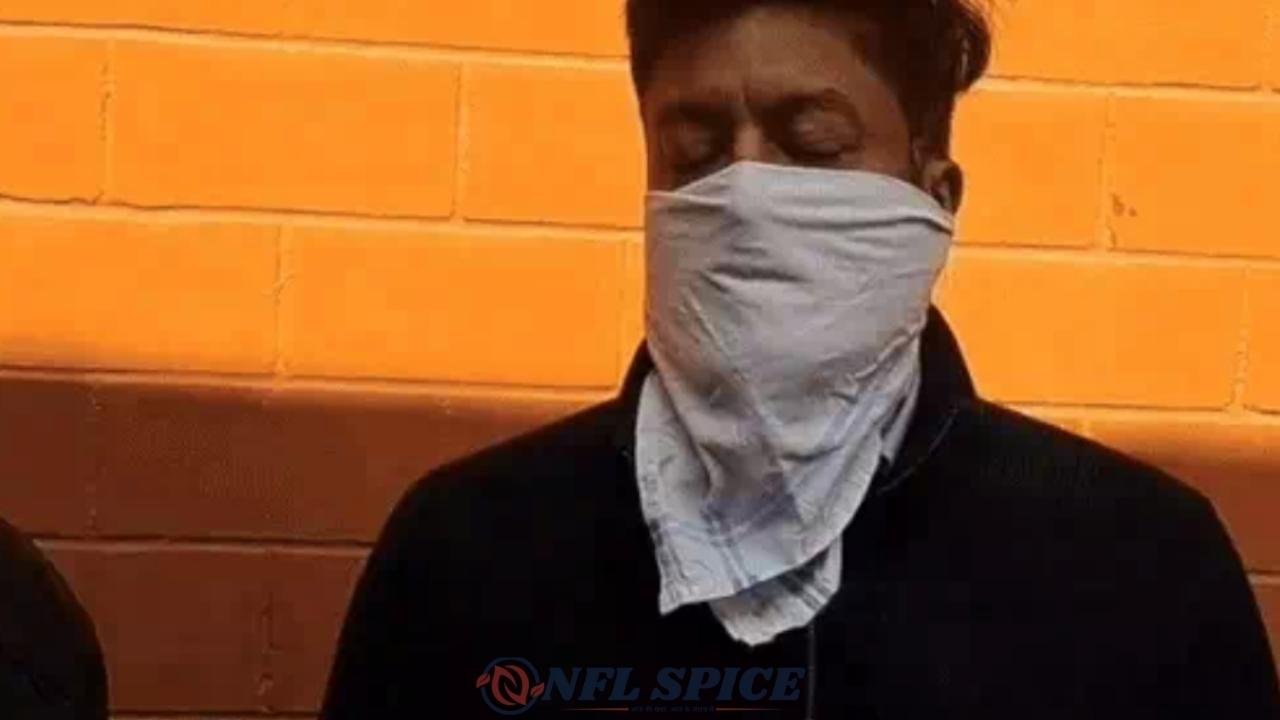 कार्यालय में ही हुई गिरफ्तारी